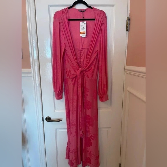 Elegant Pink Maxi Dress - Picture 3 of 4